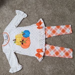 💥Rare Edition Little girl Gold foil dot Pumpkin Appliqued outfit. Size: 6